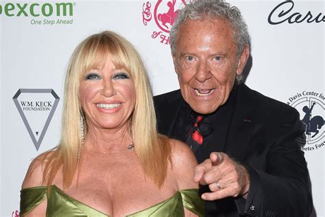 suzane sommers nude|Suzanne Somers, 74, poses completely NUDE in shocking new。